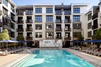 Building Photo - 1746 Villa St