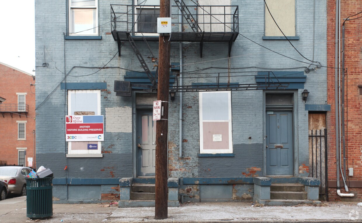 Building Photo - 1421 Elm St