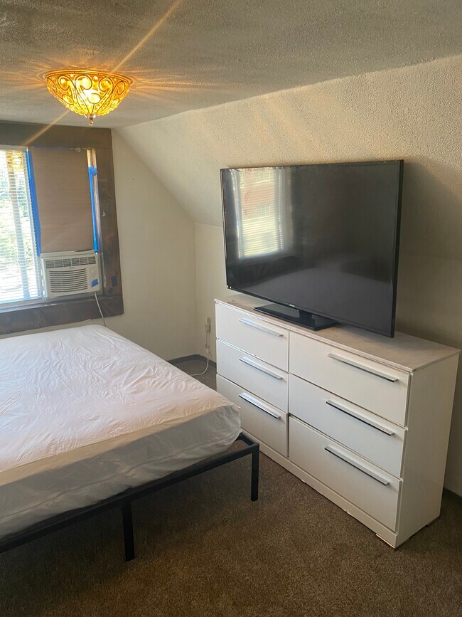 Bed and bath - 1315 5th Ave