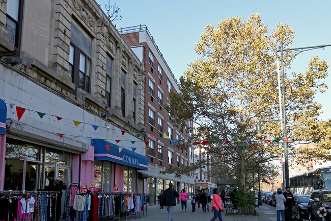 Building Photo - Lenox Gardens