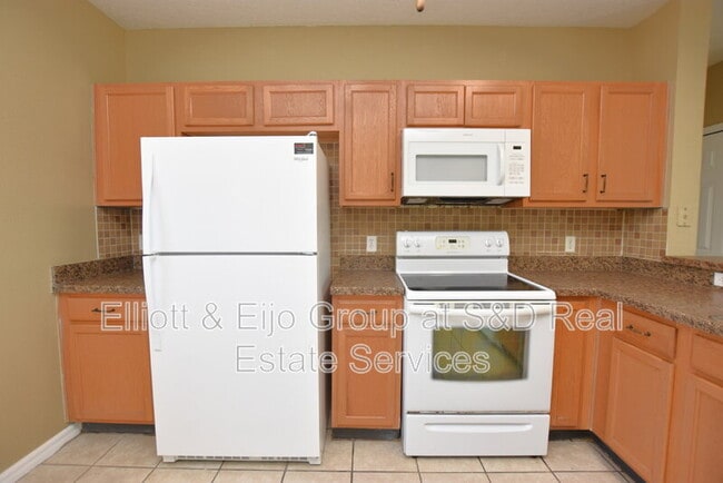 Building Photo - 982 Cumberland Dr