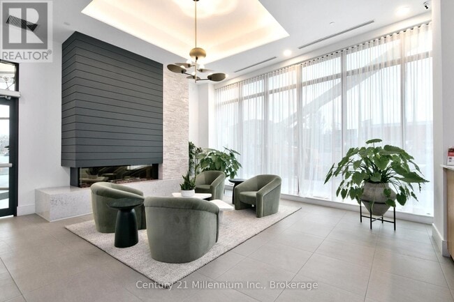 Building Photo - 31 Huron St