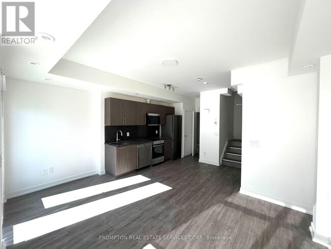 Building Photo - 871 Sheppard Ave W