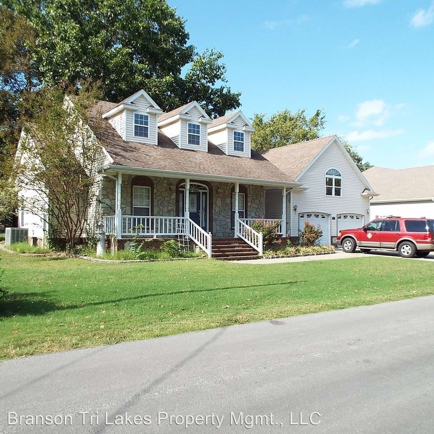 Primary Photo - 3 br, 3 bath House - 176 Lakeshore Drive