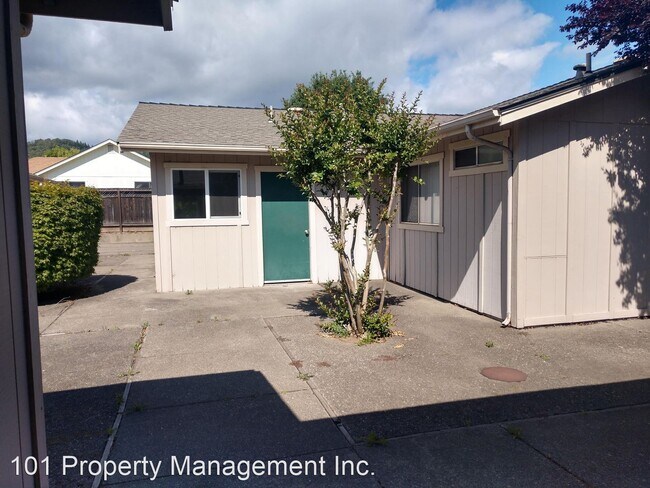 Foto del edificio - 1560-1572 N Bush St