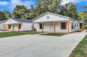 Building Photo - 700 Carmen Ave