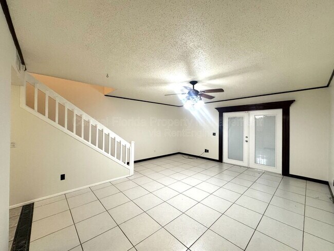 Foto del edificio - 4589 Lighthouse Cir