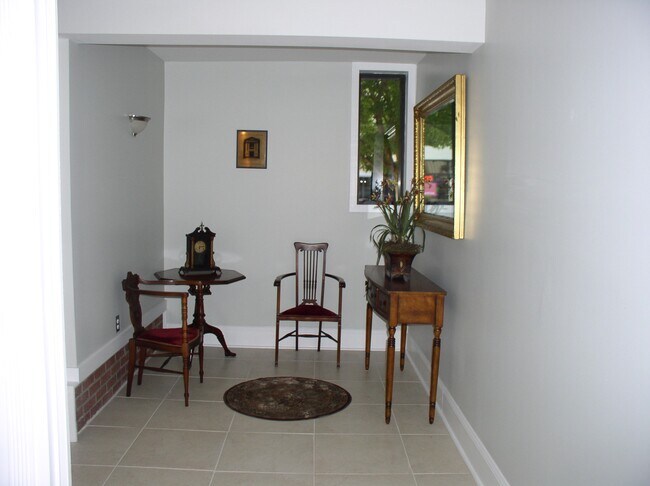 Front Lobby - 417 Evans St