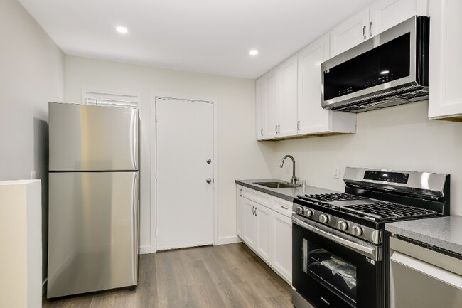 Foto del edificio - 3724 First Ave.