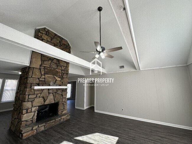 Building Photo - 5694 Elmore Rd