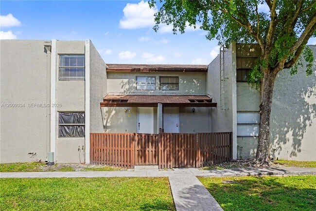 Foto del edificio - 10010 NW 9th St Cir