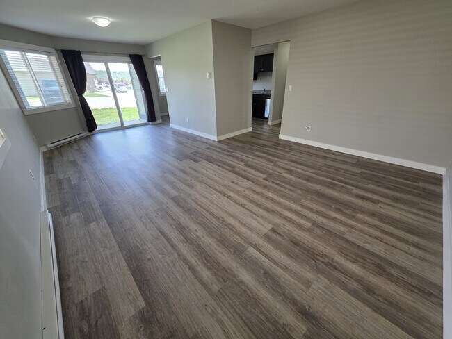 Photo du bâtiment - 9707-9799 99 Ave