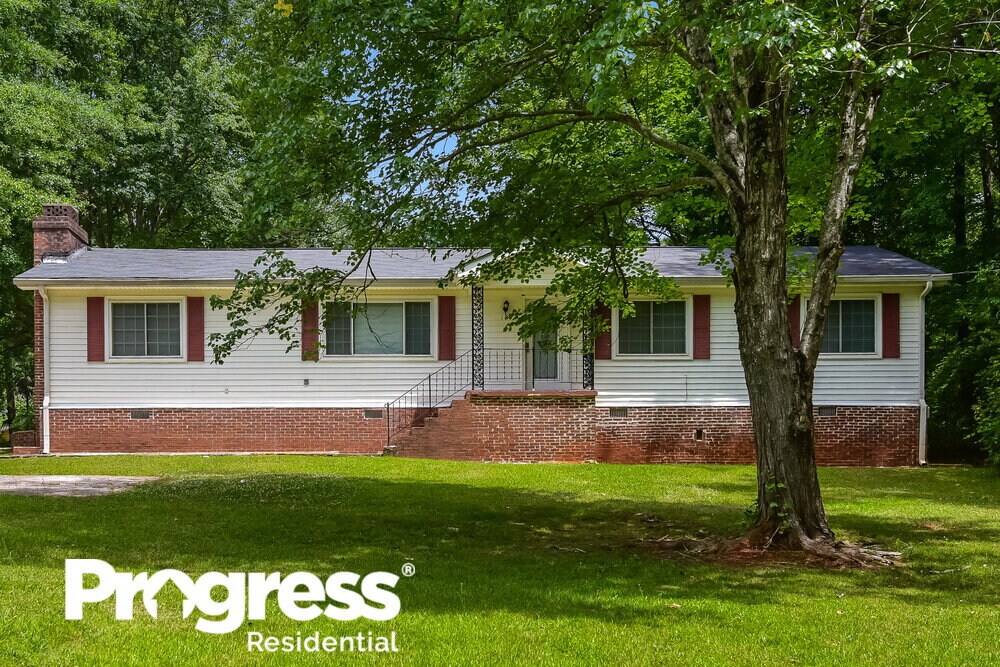 Primary Photo - 160 Swan Lake Dr