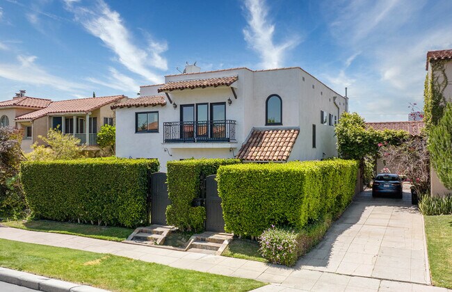 Foto del edificio - 831 S Curson Ave
