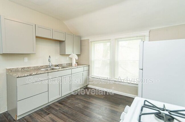 Foto del edificio - 2841 E 127th St