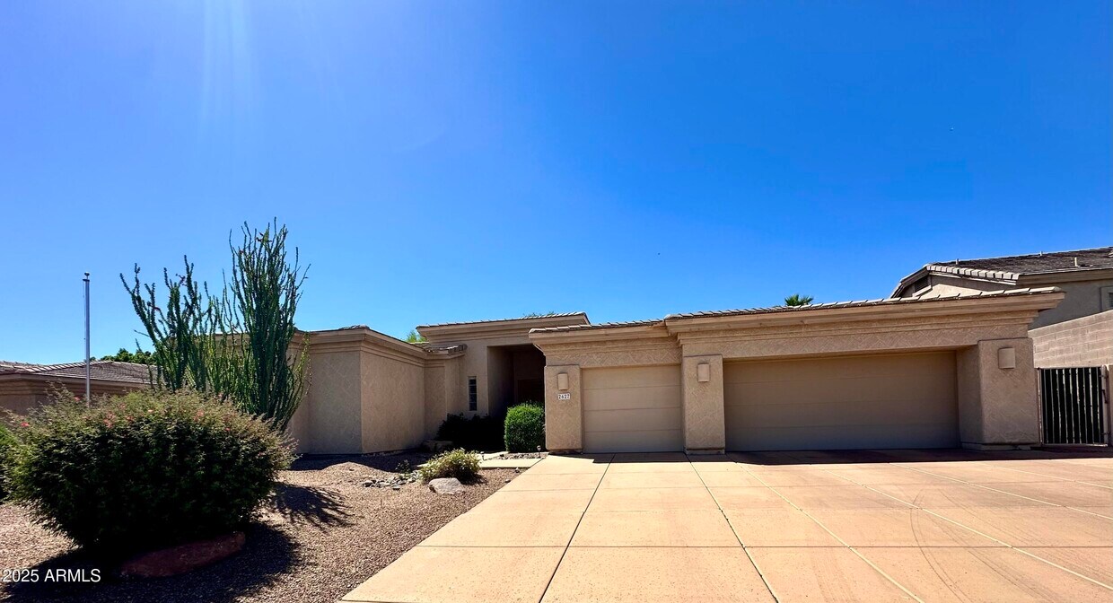 Foto principal - 2627 E Acoma Dr