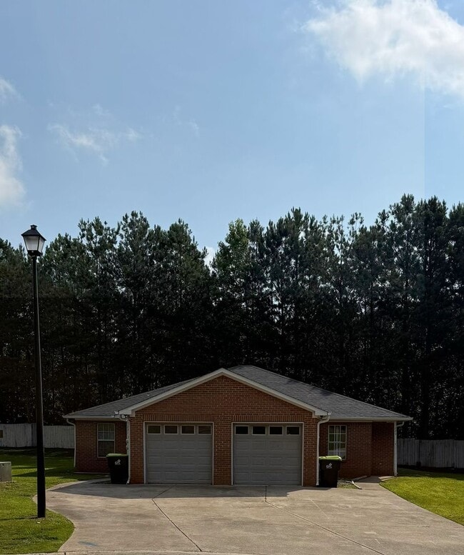 Building Photo - 231 McAdams Dr