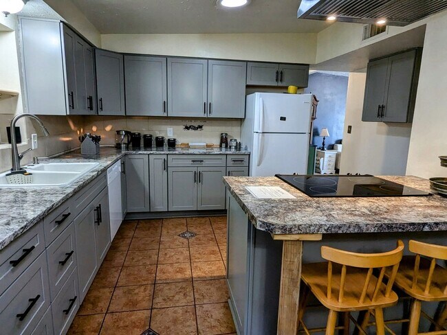Building Photo - 4 Bedroom Single Family Home in Sierra Vista