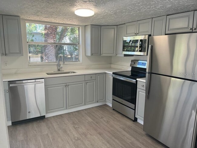 Foto del edificio - 7431 Buchanan Dr