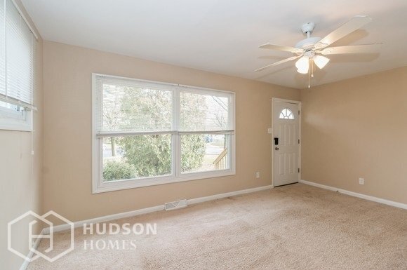 Building Photo - 406 Veterans Dr