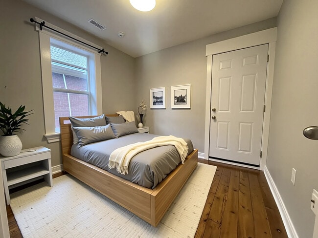Building Photo - Central 2 Bed with ensuite laundry!