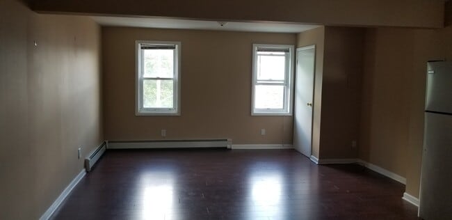 Building Photo - 614 Wharton St
