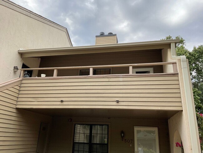 Foto del edificio - 11140 Stratford Dr