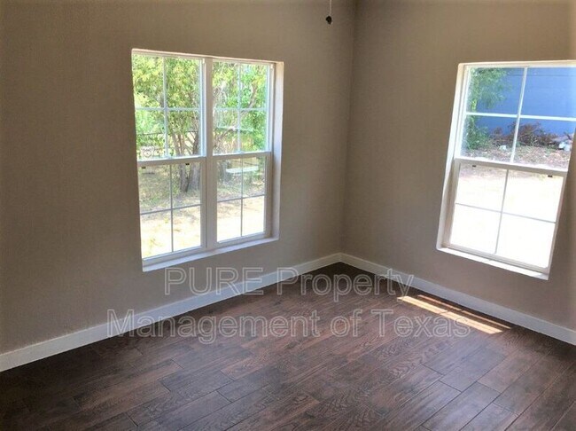 Foto del edificio - 1409 Kirkwood Rd