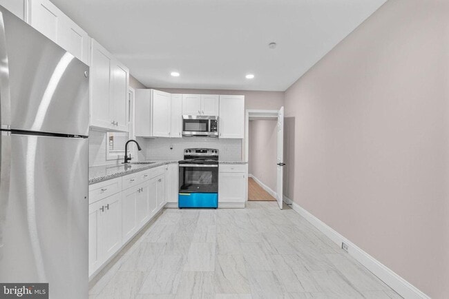 Foto del edificio - 4956 Baynton St