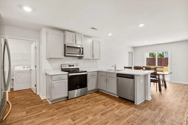 Building Photo - Beautiful 3-Bedroom Home for Rent in Seabr...