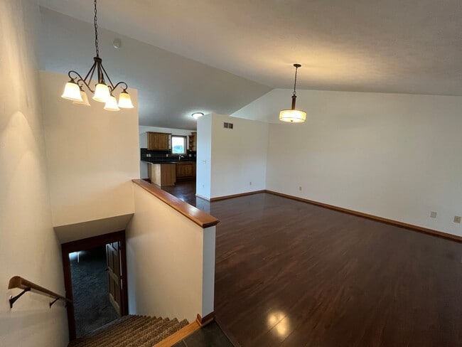 Building Photo - 8020 Renatta Dr