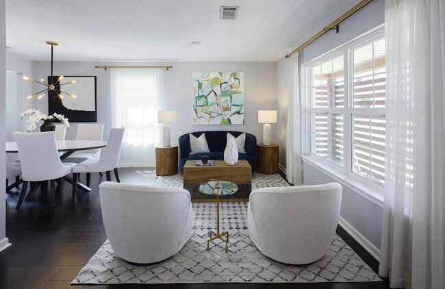 Building Photo - 10282 Vinemont St