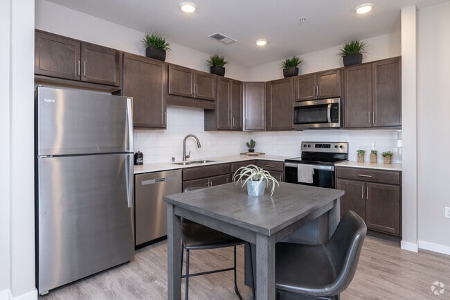 2BR, 2BA - 983SF - Kitchen - The Pines of Rochester | New Townhomes