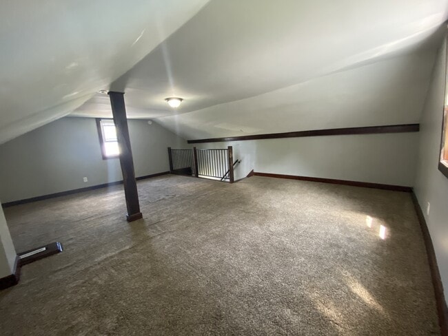 Building Photo - 223 Gregory St
