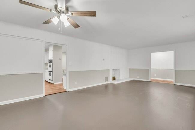 Building Photo - 222 Carr Rd