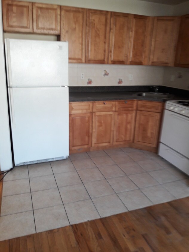 Kitchen - 346 Sumpter St