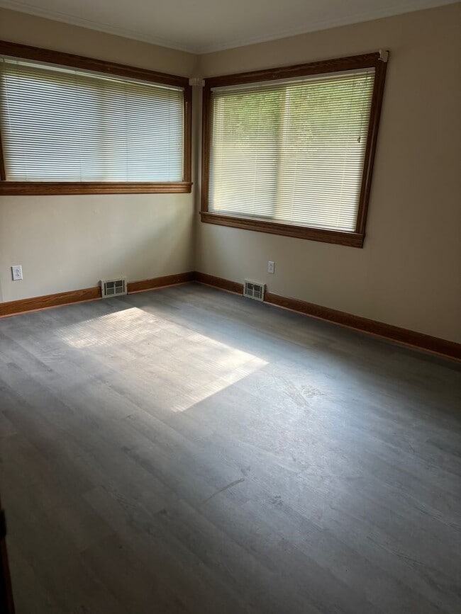 Building Photo - 2 Bedroom 1 Bath Convenient to I-85