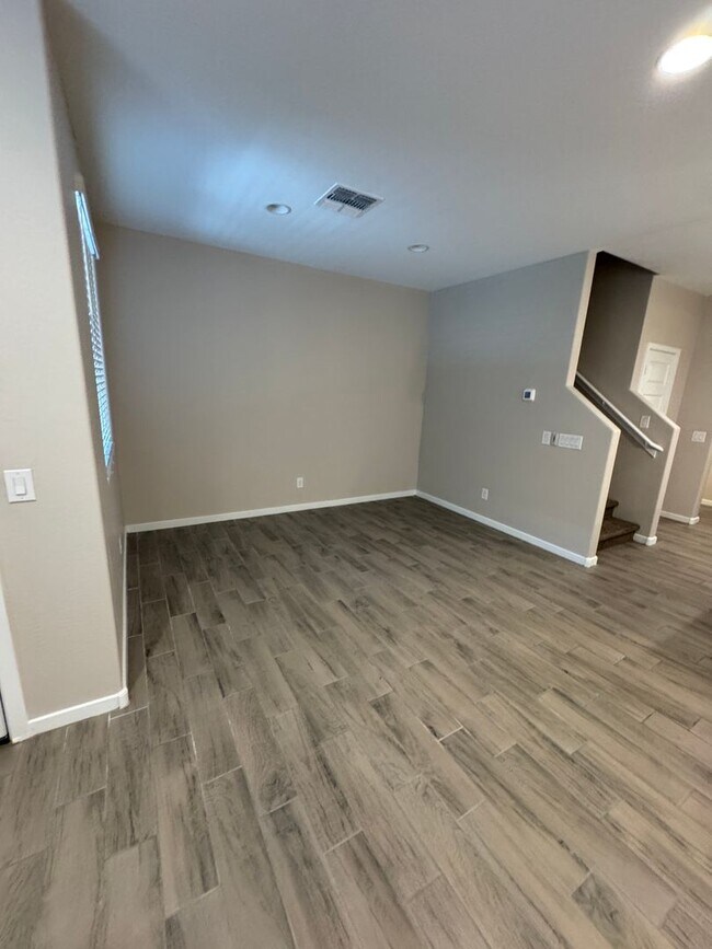Foto del edificio - Unique opportunity! Rent a townhouse in a ...