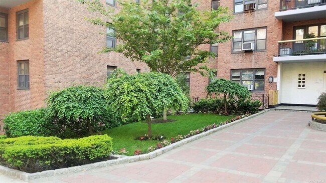 Foto del edificio - 67-76-76 Booth St