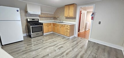 Building Photo - 216 N Champlain St