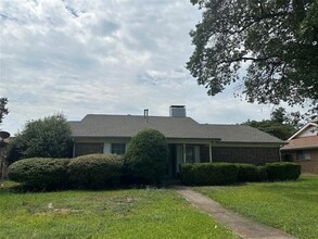 Building Photo - 1130 Southwestern Dr