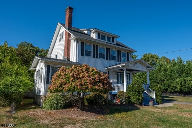 Building Photo - 176 Grove Ave