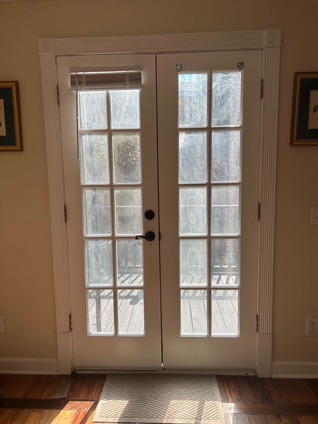 Building Photo - 13 Elizabeth St