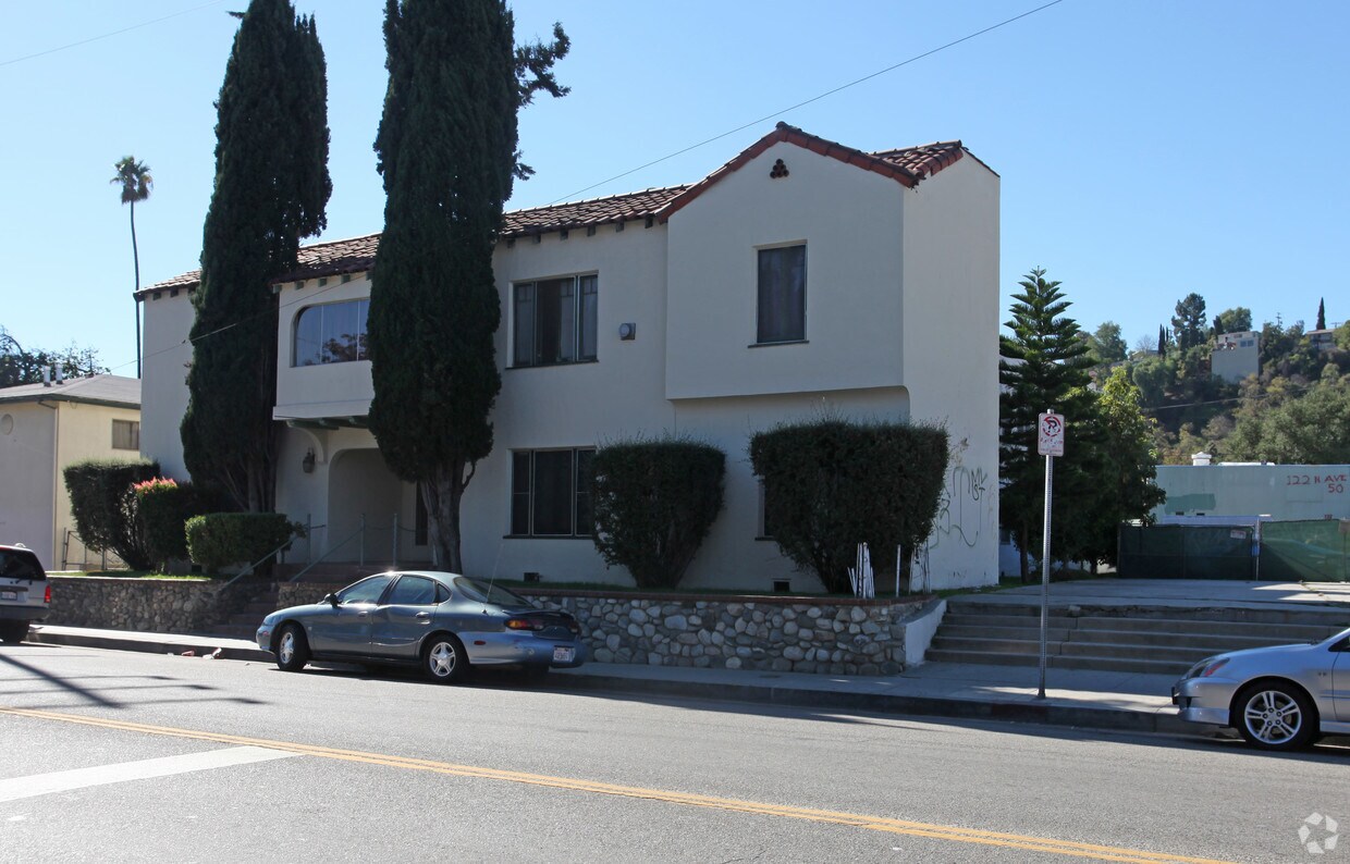 Foto del edificio - 120 Avenue 50