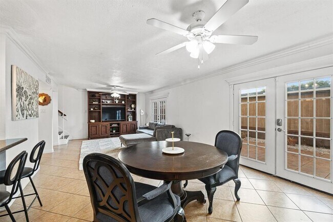 Building Photo - 1907 Back Bay Dr