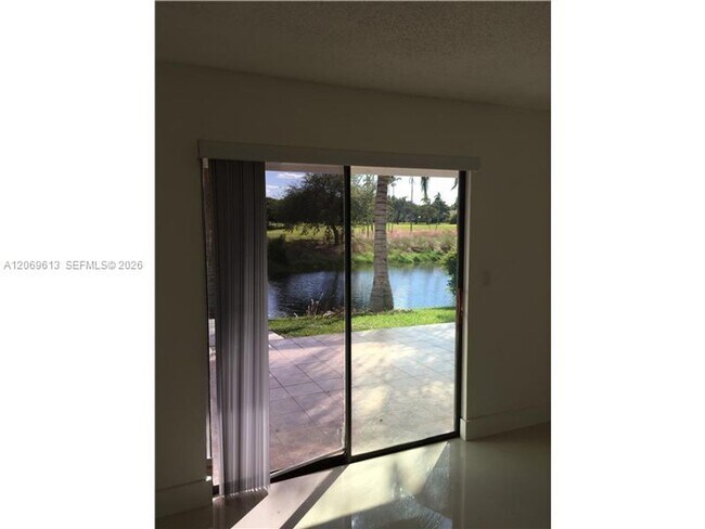 Foto del edificio - 3600 NW 82nd Terrace