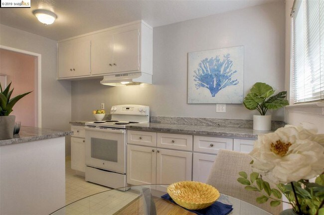 Foto del edificio - 1536 Carleton Street - A