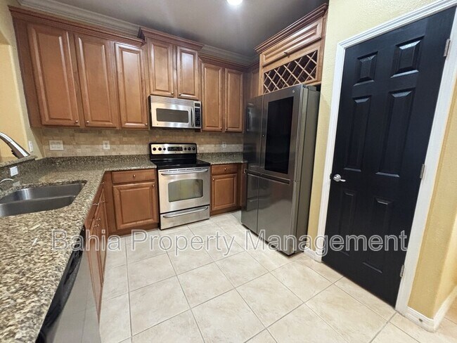 Foto del edificio - 14120 Oakham St