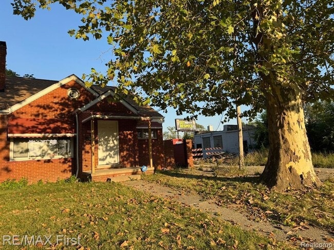 Foto del edificio - 15318 Whitcomb