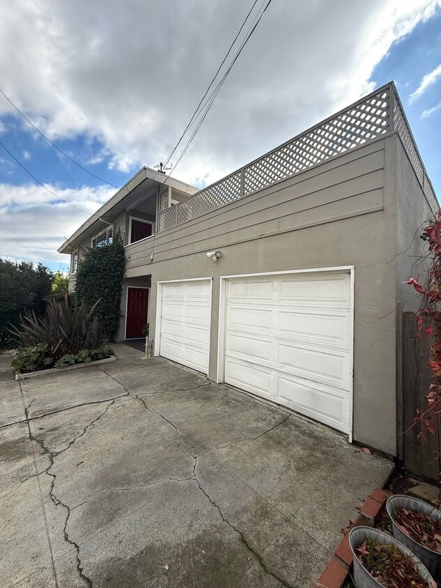 Primary Photo - 4115-4117 Walnut Street